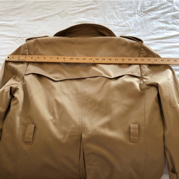 Vintage Christian Dior trench coat with removable wool lining - Picture 11 of 14